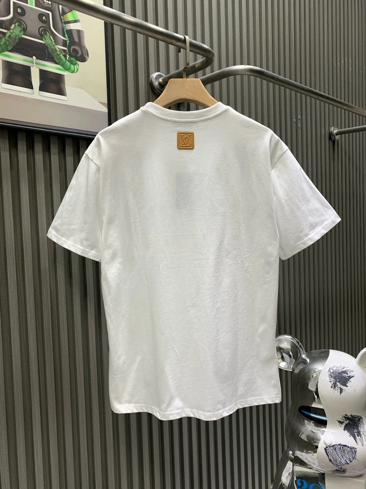 🅿️230 white